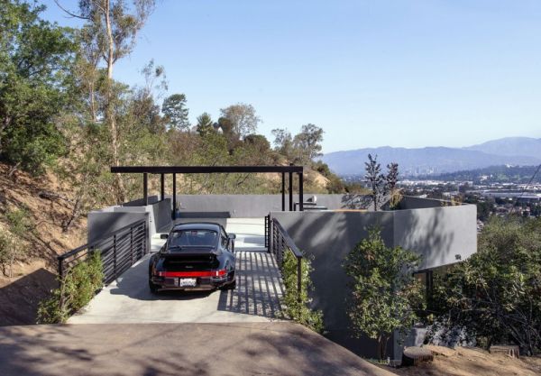 Modern Urban Garage Base Updates for Organized Homes