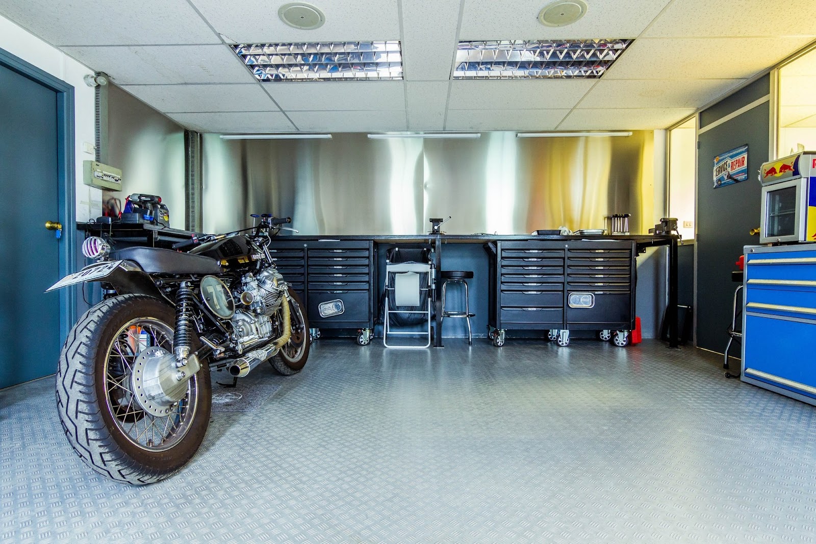Complete Urban Garage Base Guide for Neat Spaces